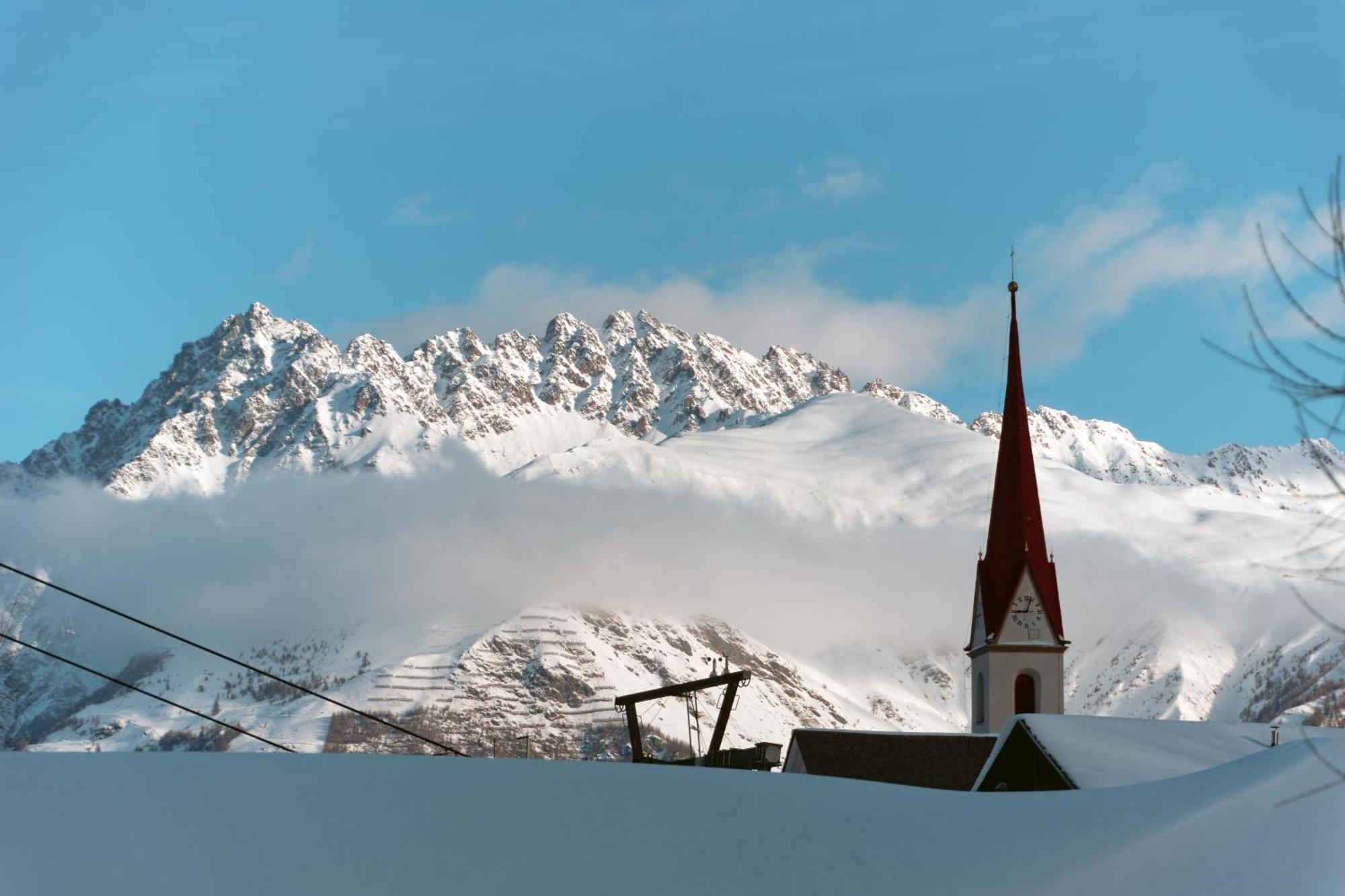 Hotel Alpenrose سان فالنتينو أللا موتا المظهر الخارجي الصورة