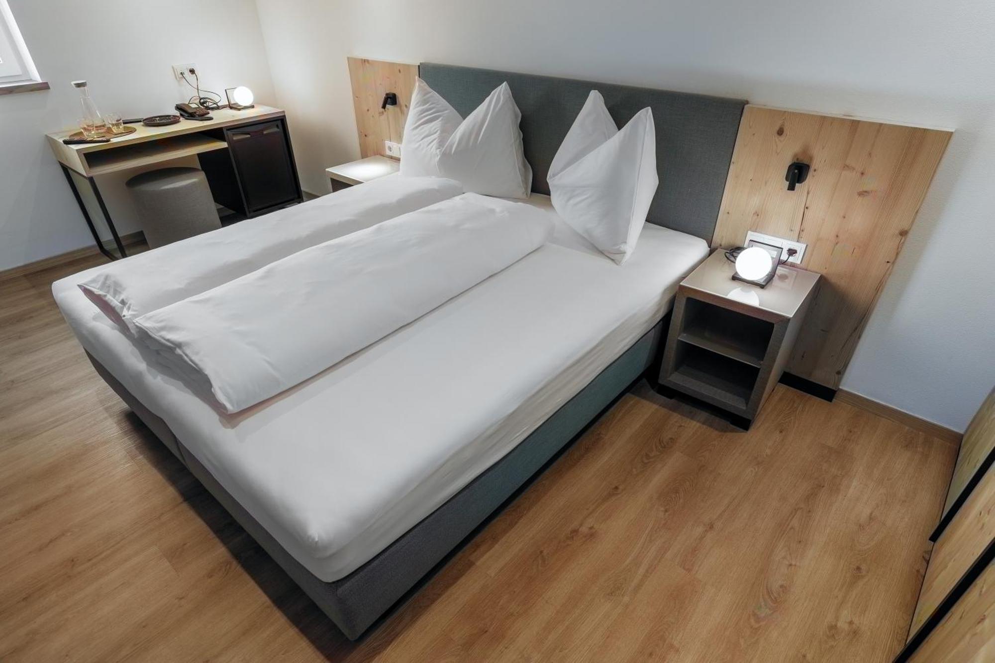 Hotel Alpenrose سان فالنتينو أللا موتا المظهر الخارجي الصورة
