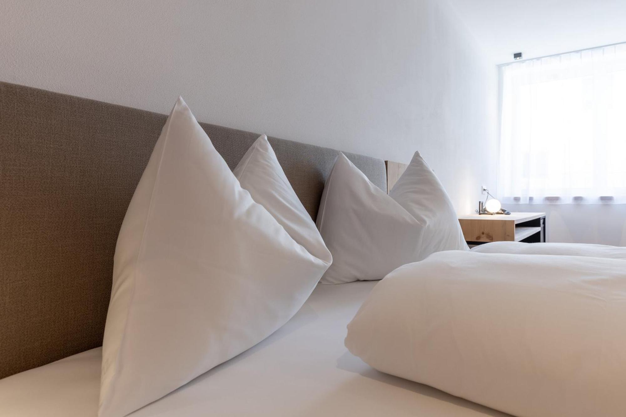 Hotel Alpenrose سان فالنتينو أللا موتا المظهر الخارجي الصورة